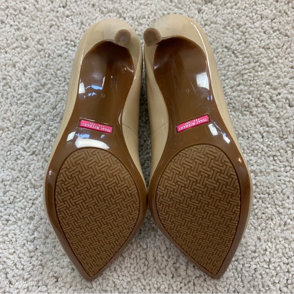 NEW! Women's ISAAC MIZRAHI Nude BEIGE Patent Leather ISLAMIS Spike Heel PUMPS  6 - Picture 4 of 6